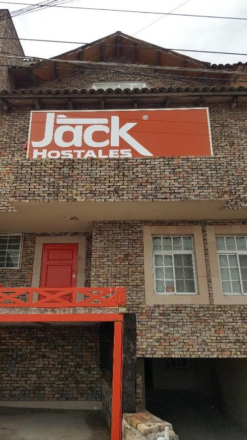 Jack Hostales Leon Bagian luar foto